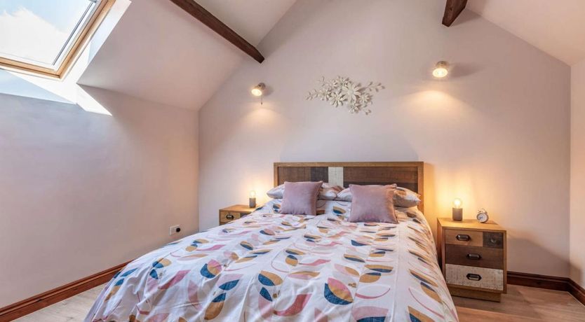 Photo of 1 Bed in Commins Coch