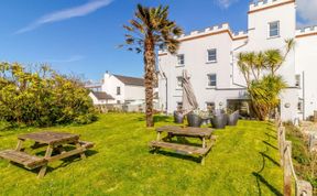 Photo of 8 Bed in Angle