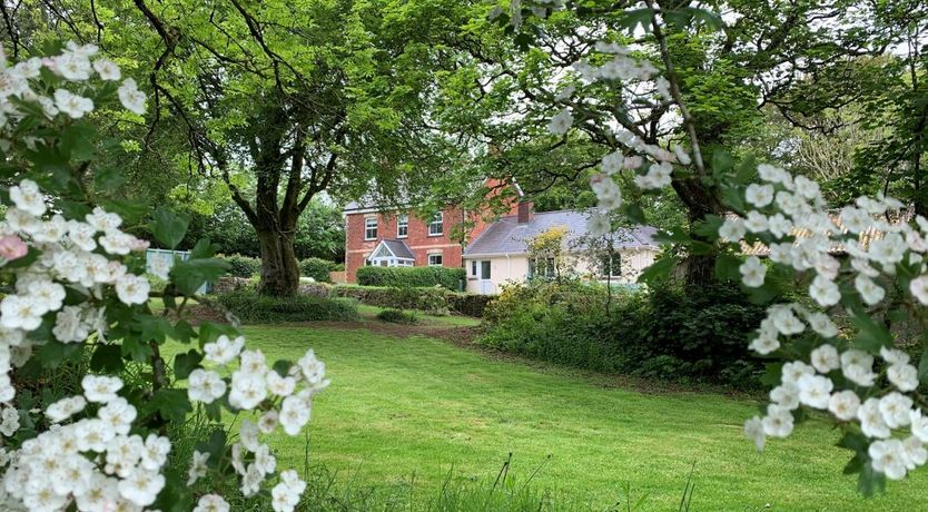 Photo of 5 Bed in Milton Damerel