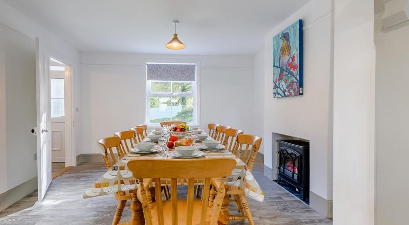 Photo of 5 Bed in Milton Damerel