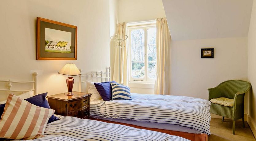 Photo of 2 Bed in Niton Undercliff