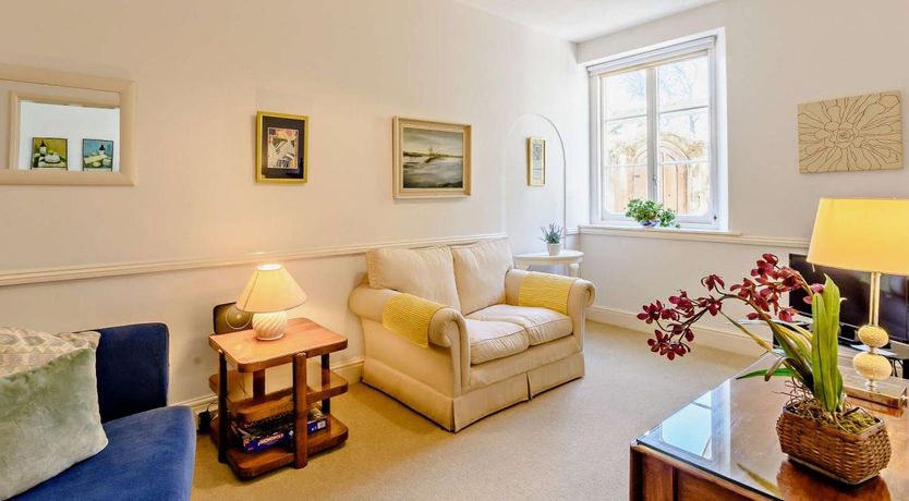 Photo of 2 Bed in Niton Undercliff