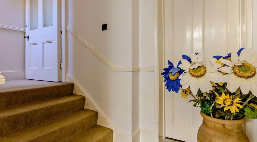 Photo of 2 Bed in Niton Undercliff