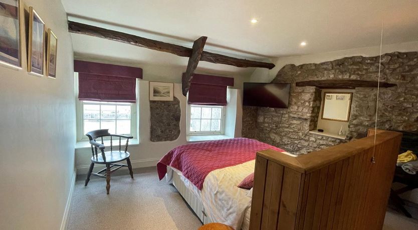 Photo of 3 Bed in Tenby