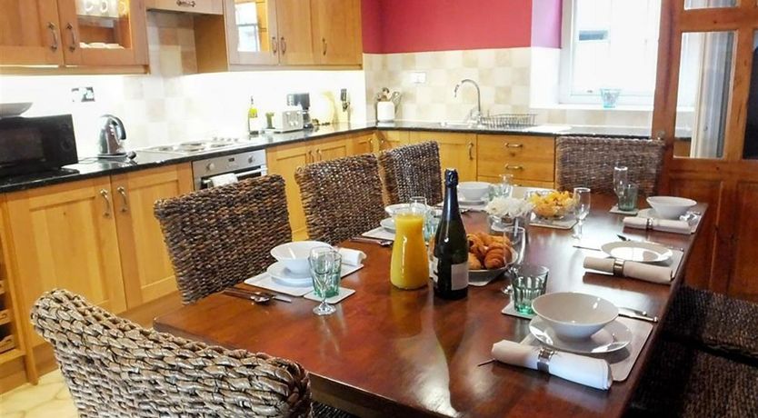 Photo of 3 Bed in Tenby