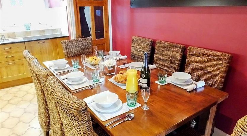 Photo of 3 Bed in Tenby