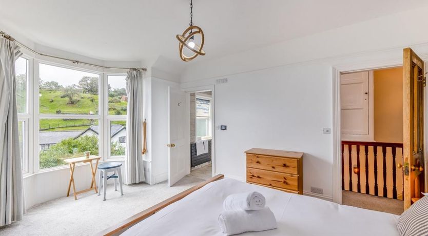 Photo of 7 Bed in Aberdovey