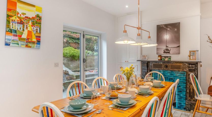 Photo of 7 Bed in Aberdyfi