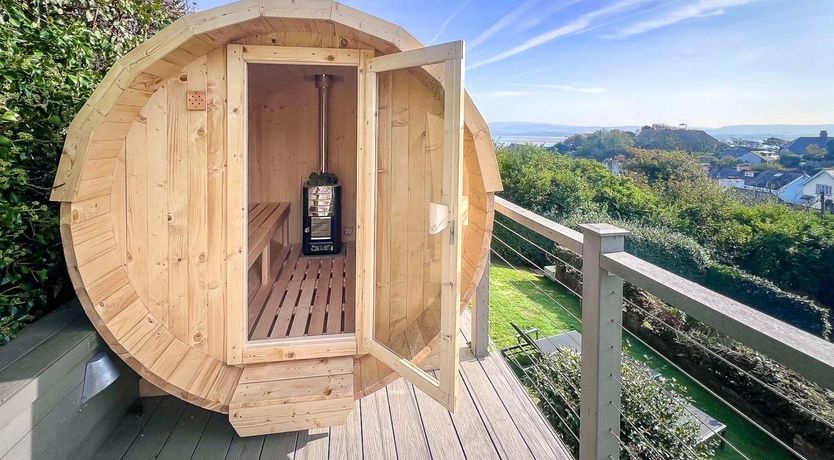 Photo of 7 Bed in Aberdyfi