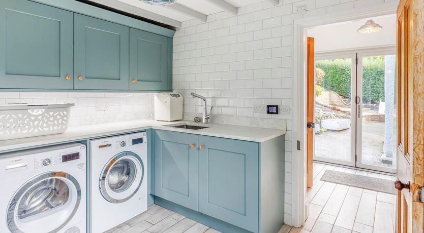 Photo of 7 Bed in Aberdyfi