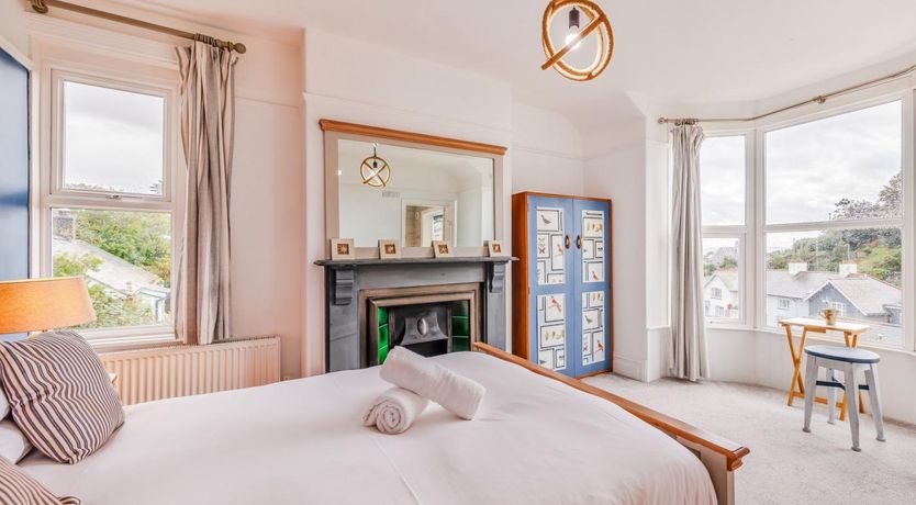 Photo of 7 Bed in Aberdyfi