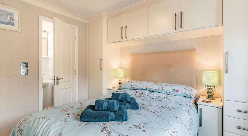 Photo of 2 Bed in Stepaside