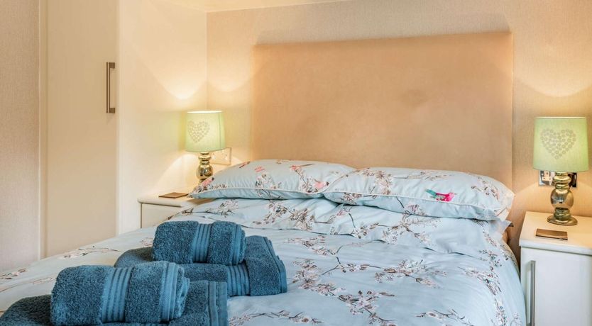 Photo of 2 Bed in Stepaside