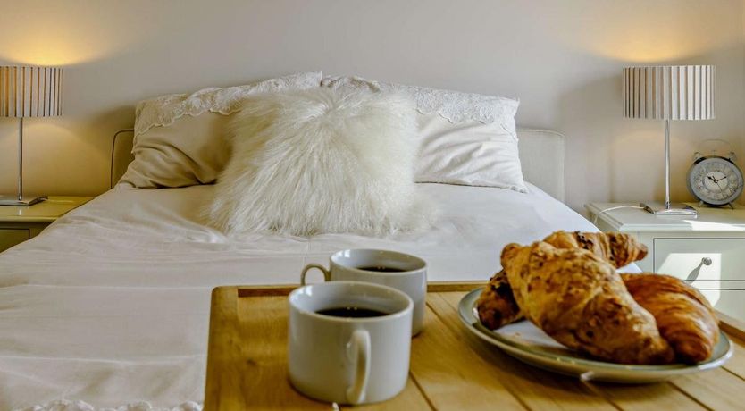 Photo of 2 Bed in Lightcliffe