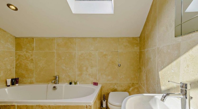 Photo of 2 Bed in Lightcliffe