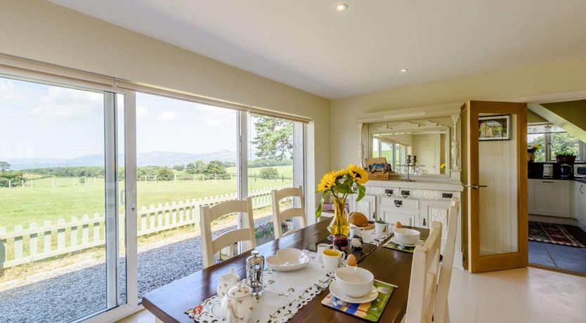 Photo of 1 Bed in Llanfwrog