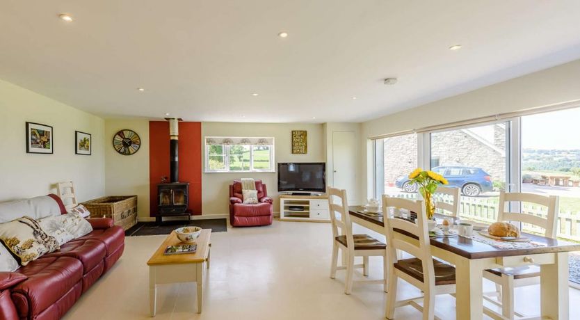 Photo of 1 Bed in Llanfwrog