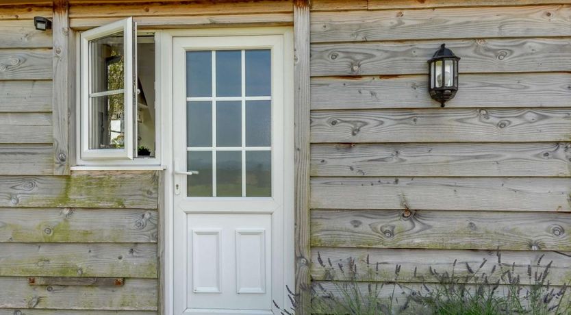 Photo of 1 Bed in Llanfwrog