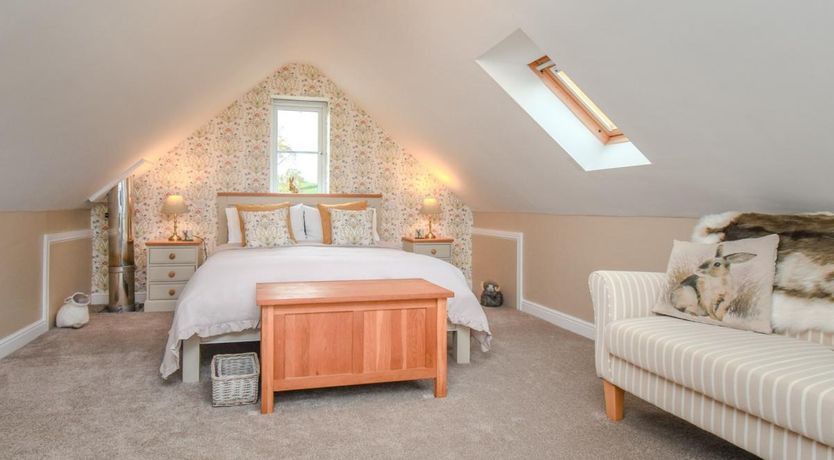 Photo of 1 Bed in Llanfwrog