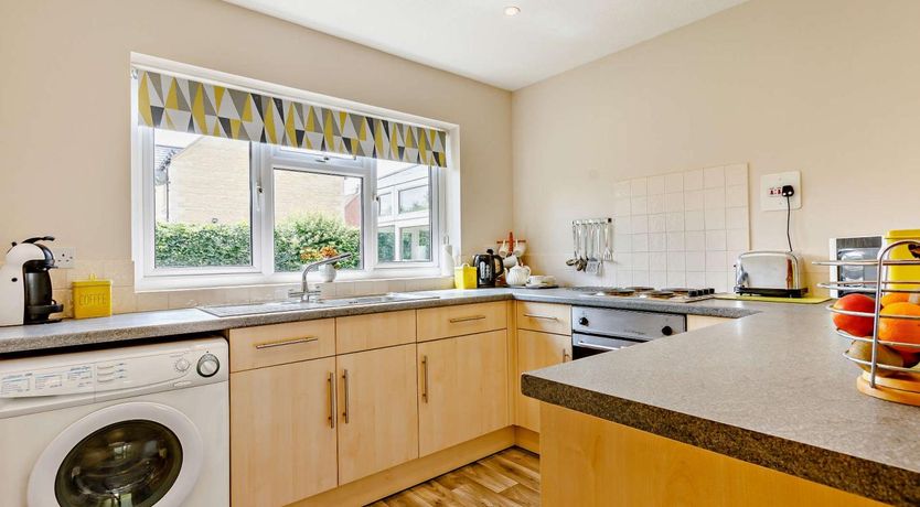 Photo of 2 Bed in Moreton In Marsh
