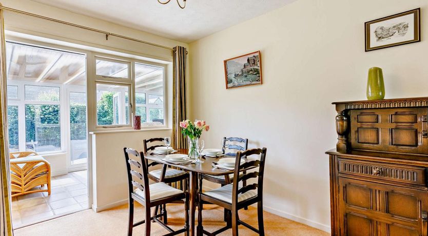 Photo of 2 Bed in Moreton In Marsh