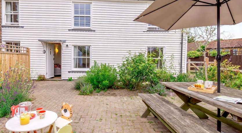 Photo of 2 Bed in Horsted Keynes