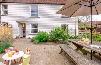 2 Bed in Horsted Keynes Holiday Cottage