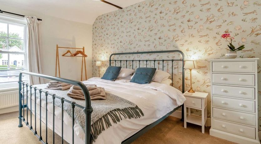 Photo of 2 Bed in Horsted Keynes