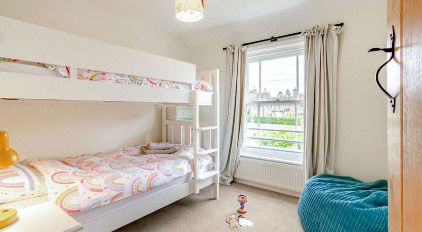 Photo of 2 Bed in Horsted Keynes