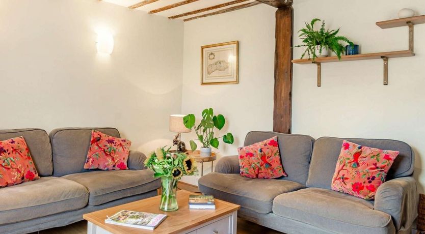 Photo of 2 Bed in Horsted Keynes