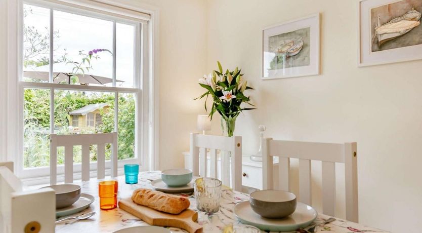 Photo of 2 Bed in Horsted Keynes