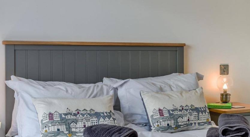 Photo of 2 Bed in Tenby