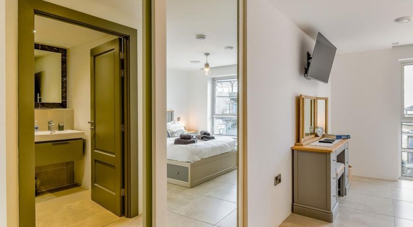 Photo of 2 Bed in Tenby