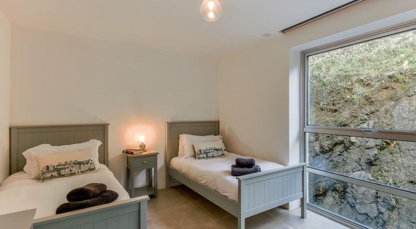 Photo of 2 Bed in Tenby