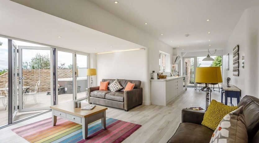 Photo of 2 Bed in Brompton