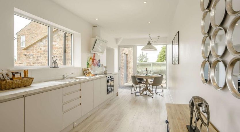 Photo of 2 Bed in Brompton