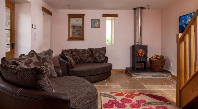 Photo of 2 Bed in Llangadog