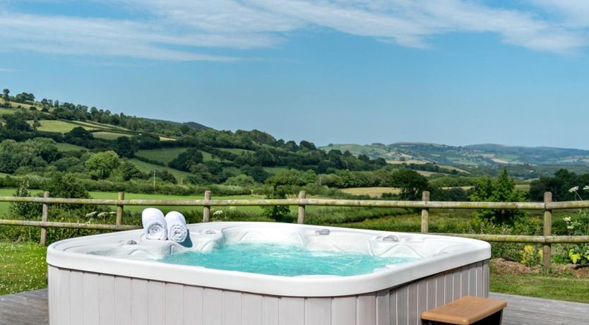 Photo of 2 Bed in Llangadog