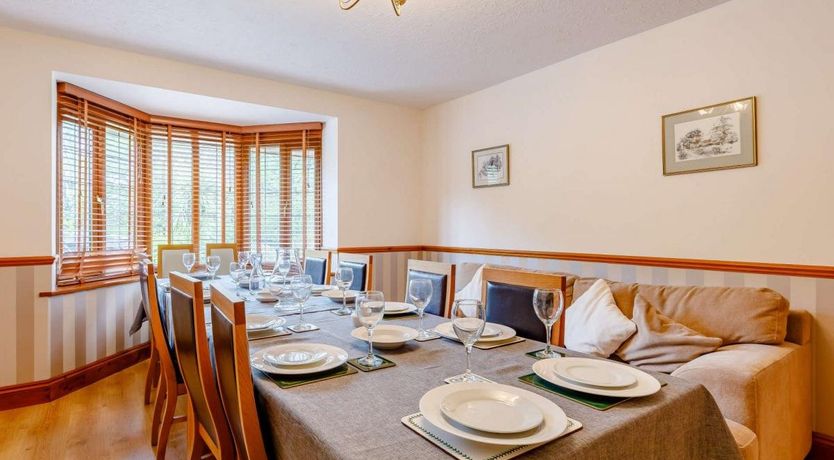 Photo of 6 Bed in Axminster