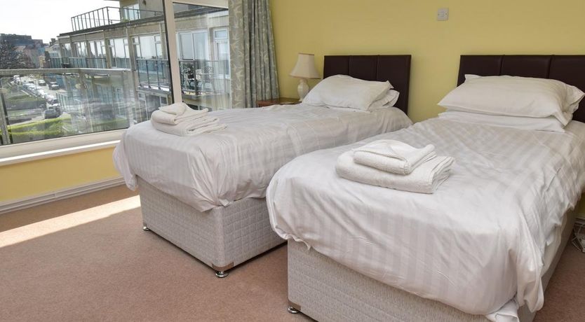 Photo of 2 Bed in Tenby