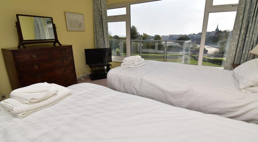 Photo of 2 Bed in Tenby