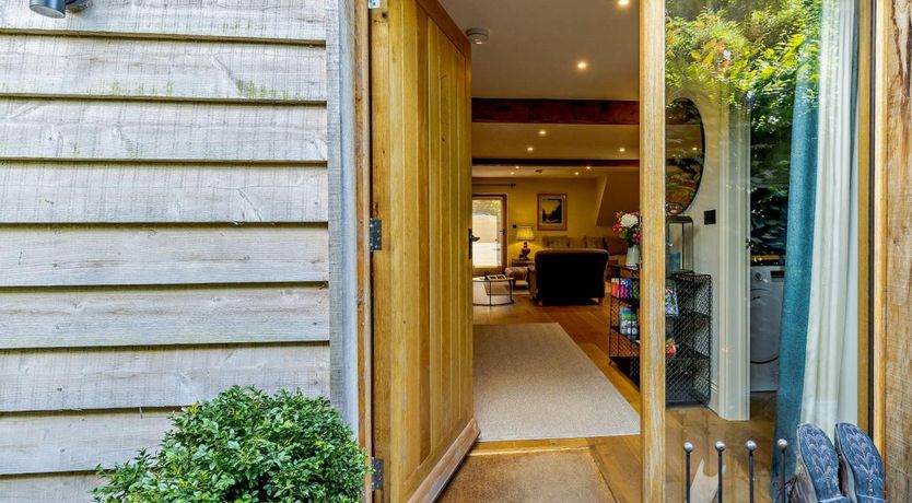 Photo of 2 Bed in Madley