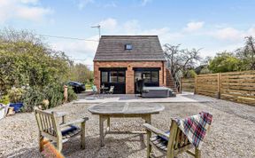 Photo of 2 Bed in Bidford On Avon