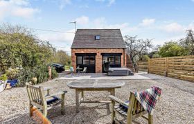 Photo of cottage-in-warwickshire-2