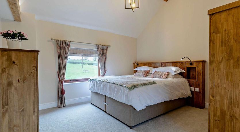 Photo of 5 Bed in Leek