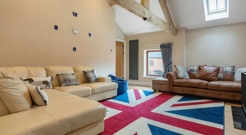 Photo of 5 Bed in Leek