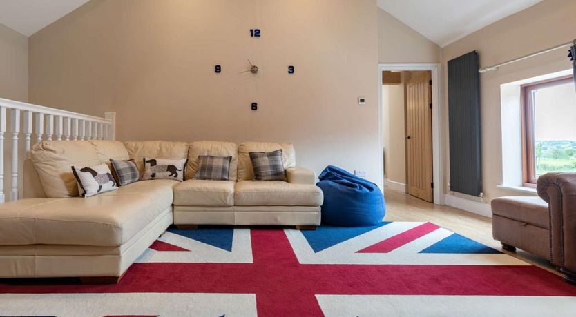 Photo of 5 Bed in Grindon