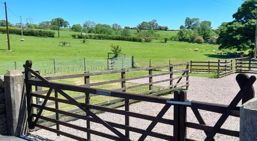 Photo of 5 Bed in Grindon