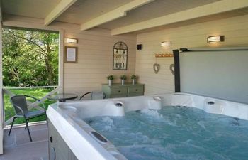 4 Bed in Brecon Holiday Cottage