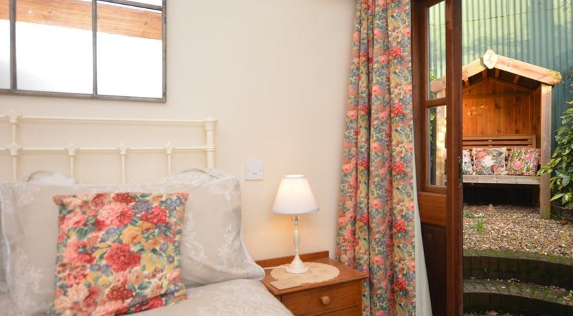 Photo of 1 Bed in Leighton